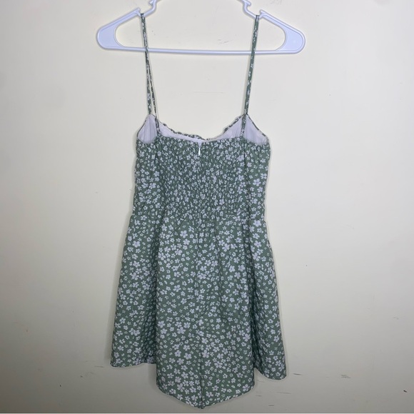 Princess Polly Size 4 Mint Green Shorts Romper With Smocked Stretchy Back - Picture 4 of 9